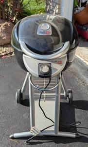 lot 141 image: Char-Broil Patio Bistro Electric Grill