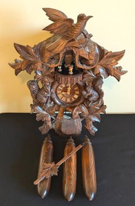 lot 2 image: Vintage Black Forest West German Cuckoo Clock