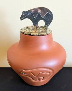 lot 92 image: Signed Navajo Lidded Pottery Vase