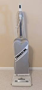 lot 90 image: Oreck XL Upright Vacuum