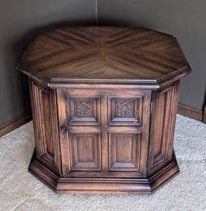 lot 39 image: Vintage Wood Octagon Storage Table