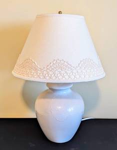 lot 40A image: Decorative White Ceramic Table Lamp