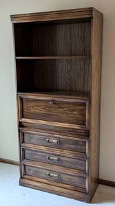 lot 34 image: Vintage Wood Bookshelf