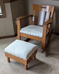 lot 16 image: Mission Style Oak Rocking Chair and Ottoman