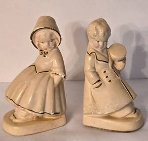 lot 154 image: Vintage Coventry Ware Chalkware Bookends