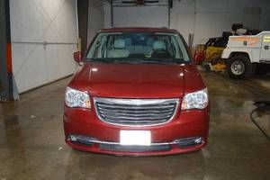 2014 CHRYSLER TOWN AND COUNTRY MOBILITY VAN