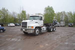 1998 MACK CH613