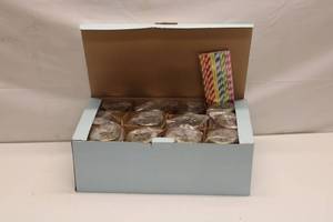lot 5 image: Set of 12 Mason Jars with Straws