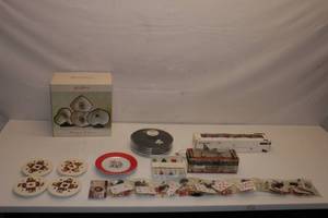 lot 20 image: Set of 8 Vintage Blackjack Plates and Appetizer Plates