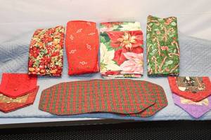 lot 26 image: Holiday Table Linens Collection