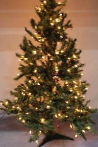 lot 33 image: Pre-Lit Artificial Christmas Tree with Decorative Ornaments
