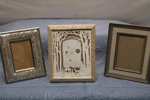 lot 34 image: Set of 3 Assorted Picture Frames - Decorative and Functional
