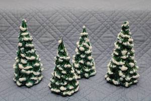 lot 35 image: Set of 4 Vintage Snow-Covered Christmas Trees