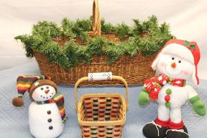 lot 40 image: Holiday Decor Set Two Snowman Figures and Decorative Basket with Greenery