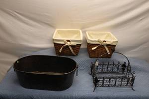 lot 45 image: Set of 3 Decorative Baskets and Metal Storage Rack