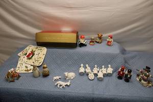 lot 56 image: Christmas Decorative Figurines and Holiday Kitchenware Set