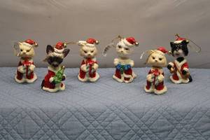 lot 86 image: Set of 6 Christmas Cat Figurines with Santa Hats