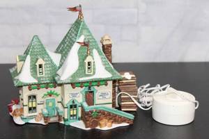 lot B-103 image: Heritage Village Collection North Pole Series Elsies Gingerbread House Decor