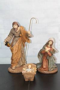 lot 106 image: Nativity Scene Figurines Set with Joseph, Mary and Baby Jesus