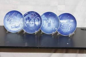 lot 109 image: Set of 4 Bing & Grondahl Collector Plates - 1970, 1972, 1979, 1982