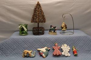 lot 137 image: Christmas Decorative Ornaments and Accessories Collection