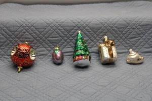 lot C-175 image: Set of 5 Vintage Christmas Ornaments - Includes Tree and Bauble Designs