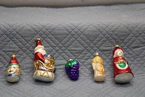 lot C-183 image: Set of 5 Vintage Christmas Ornaments - Santa, Angel, Grape