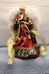 lot 187 image: Beautiful Decorative Angel Figurine with Feathered Wings