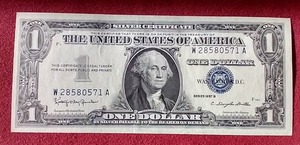 lot 50 image: Crisp 1957-B Silver Certificate $1 Note