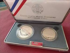 lot 78 image: 1991 Mount Rushmore Commemorative Silver Dollar Set