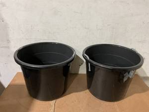 lot 267 image: LOT OF 2 United Solutions 19 Gallon Rope Handle Tub