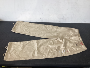 lot 535 image: Levis Womens 94 Baggy Cargo Jeans 28x30