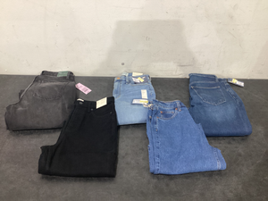 lot 539 image: LOT OF 5 Womens Jeans Size 6