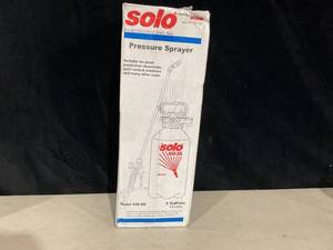 lot 374 image: SOLO 2 Gal. Tank Sprayer