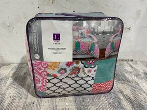 lot 58 image: Twin Xl 5PCS Brookdale Multicolor Patchwork Comforter
