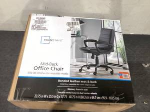 lot 567 image: Mainstays Bonded Leather Mid-Back Managers Office Chair