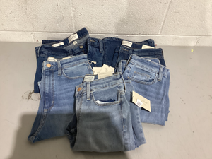 lot 448 image: LOT OF 5 Womans Jeans, Size 4S