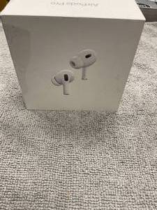 lot 17 image: Apple AirPods Pro (2nd generation)