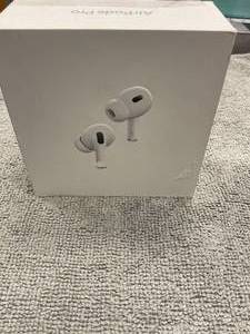 lot 22 image: Apple AirPods Pro (2nd generation)