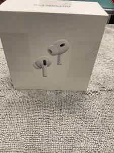 lot 23 image: Apple AirPods Pro (2nd generation)