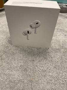 lot 24 image: Apple AirPods Pro (2nd generation)