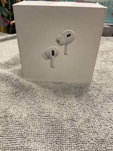 lot 26 image: Apple AirPods Pro (2nd generation)