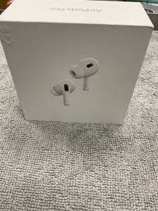 lot 27 image: Apple AirPods Pro (2nd generation)