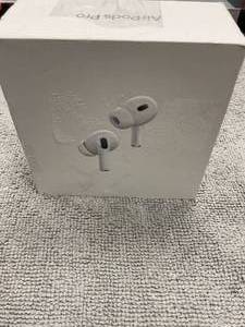 lot 28 image: Apple AirPods Pro (2nd generation)