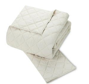 lot 496 image: LOT OF 2 Better Homes & Gardens Diamond Gauze Quilt, Beige, FullQueen