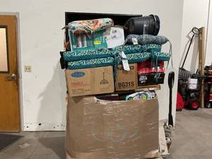 lot 903 image: Wholesale Pallet of Assorted Miscellaneous Items