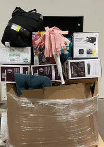 lot 912 image: Wholesale Pallet of Assorted Miscellaneous Items