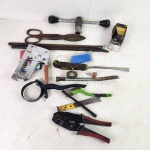 lot 29 image: Lot Of Tools And Miscellaneous Items Good Condition