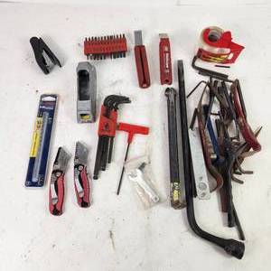 lot 30 image: Lot Of Tools And Miscellaneous Items Good Condition
