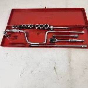 lot 32 image: Snap-on Socket Set With Metal Box Standard Partial Set Great Condition
